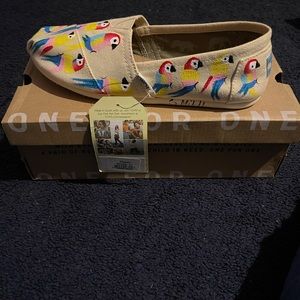 Women’s classic Toms